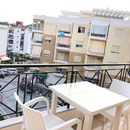 Center Hotel Pirro Himare Bagian luar foto