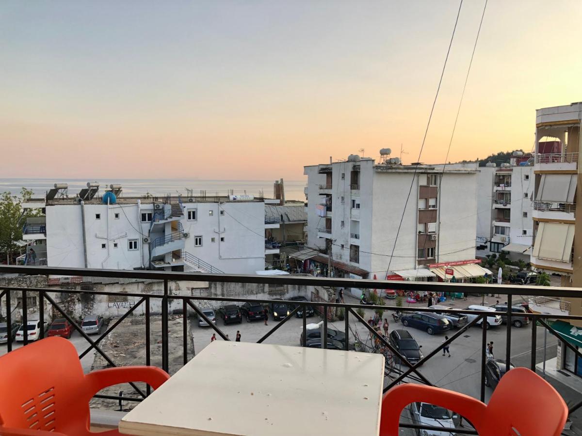 Center Hotel Pirro Himare Bagian luar foto
