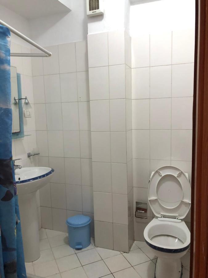 Center Hotel Pirro Himare Bagian luar foto