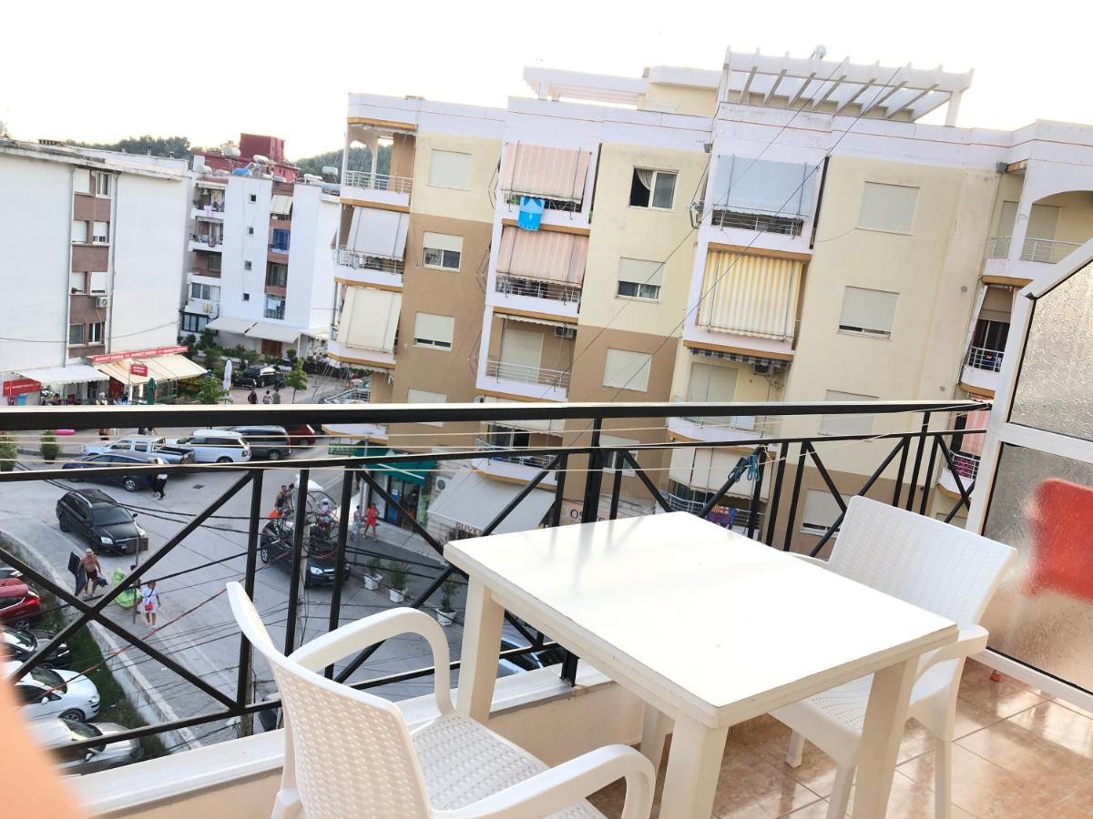 Center Hotel Pirro Himare Bagian luar foto